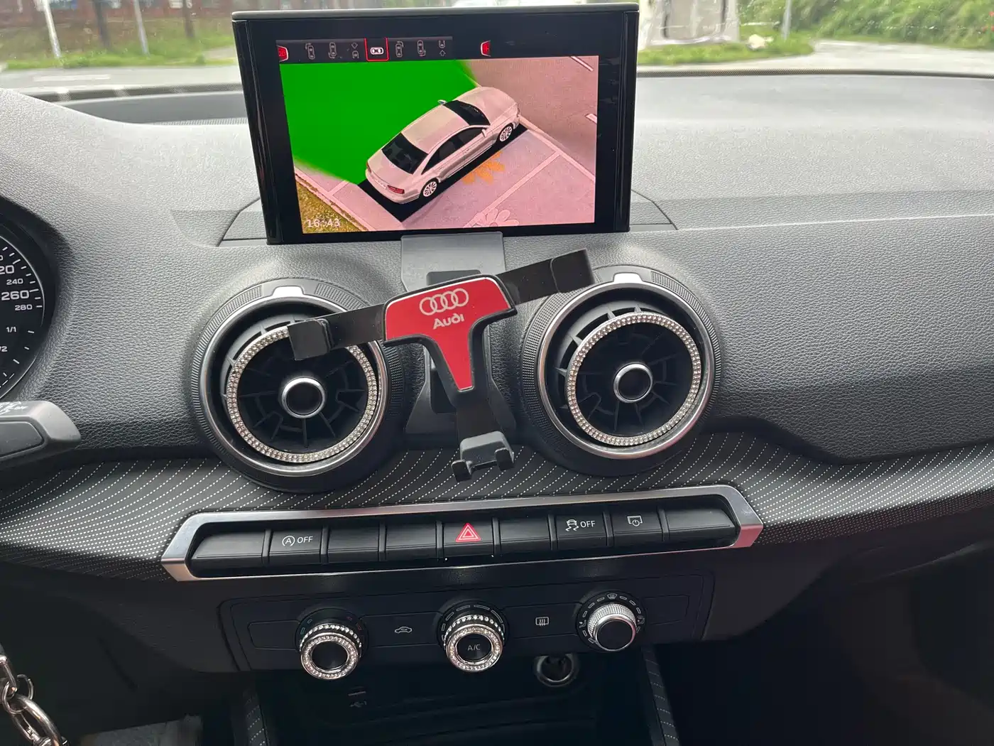 Audi Q2L 2018 35 TFSI Launch Exclusive Edition China VI фото 13