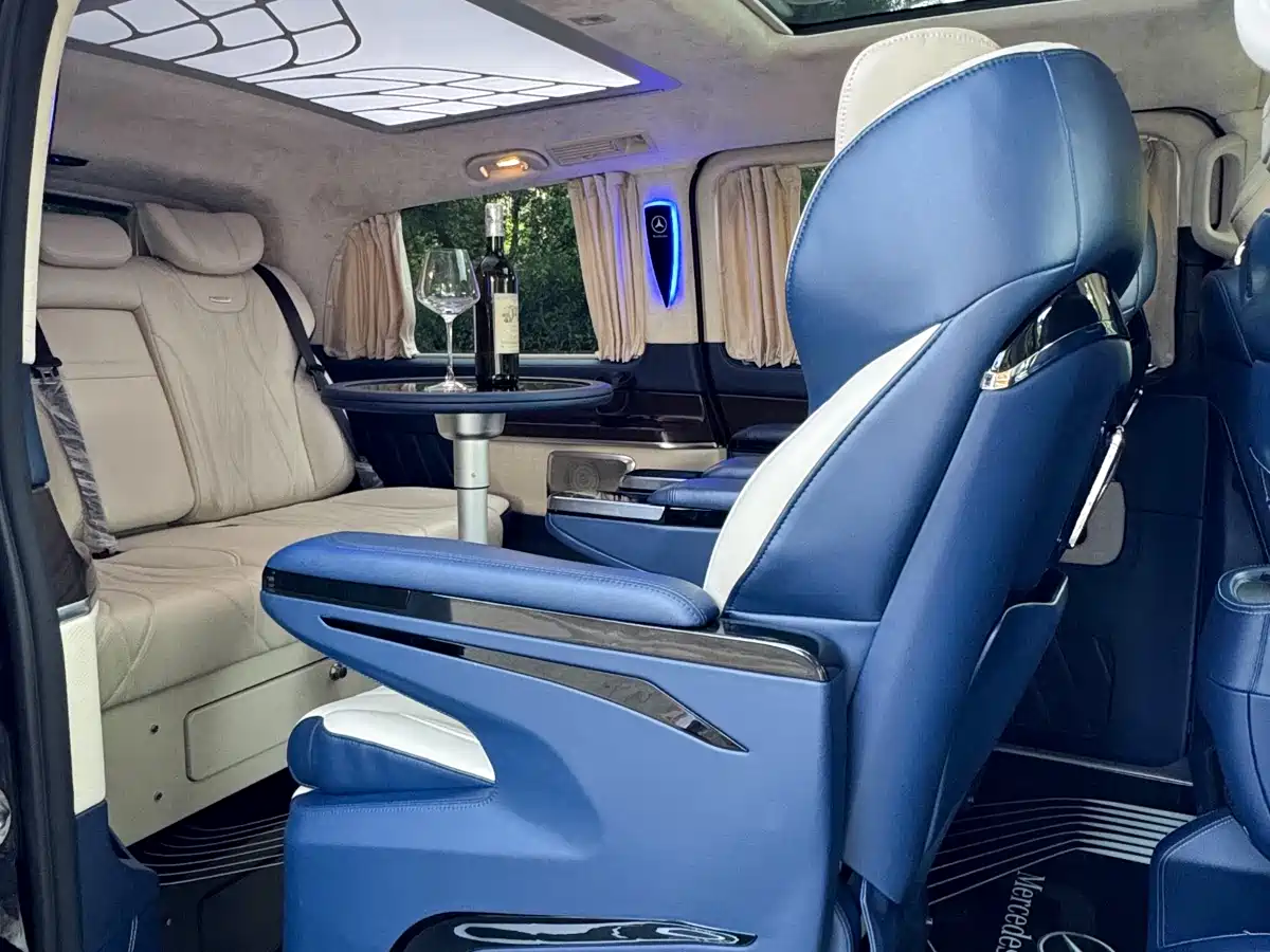 Mercedes-Benz V-Class 2021 V 260 Pilot Edition фото 22