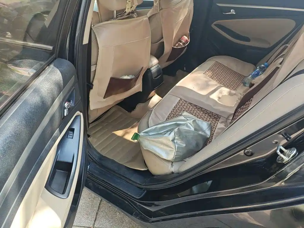Besturn B70 2015 2014 2.0L Automatic Luxury