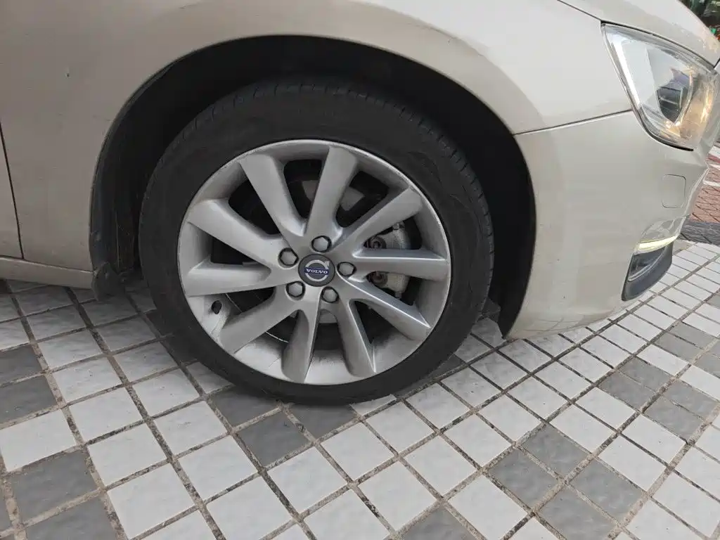 Photo 8 - Volvo S60