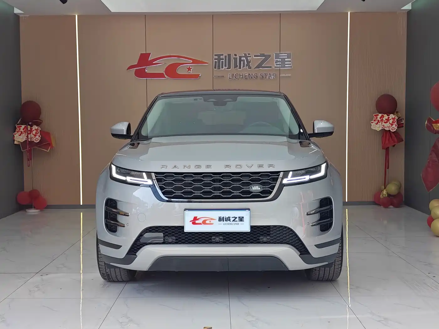 Land Rover Range Rover Evoque 2021 Range Rover Evoque L 249PS R-Dynamic S Performance Edition фото 2