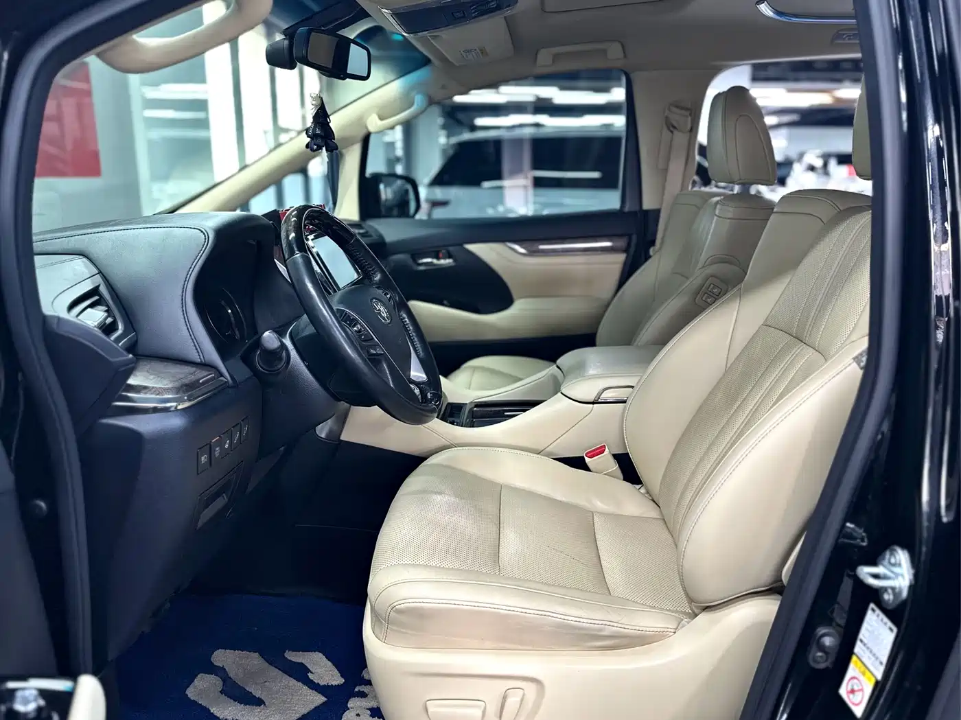 Toyota Alphard 2018 Facelift 3.5L Premium Edition фото 4