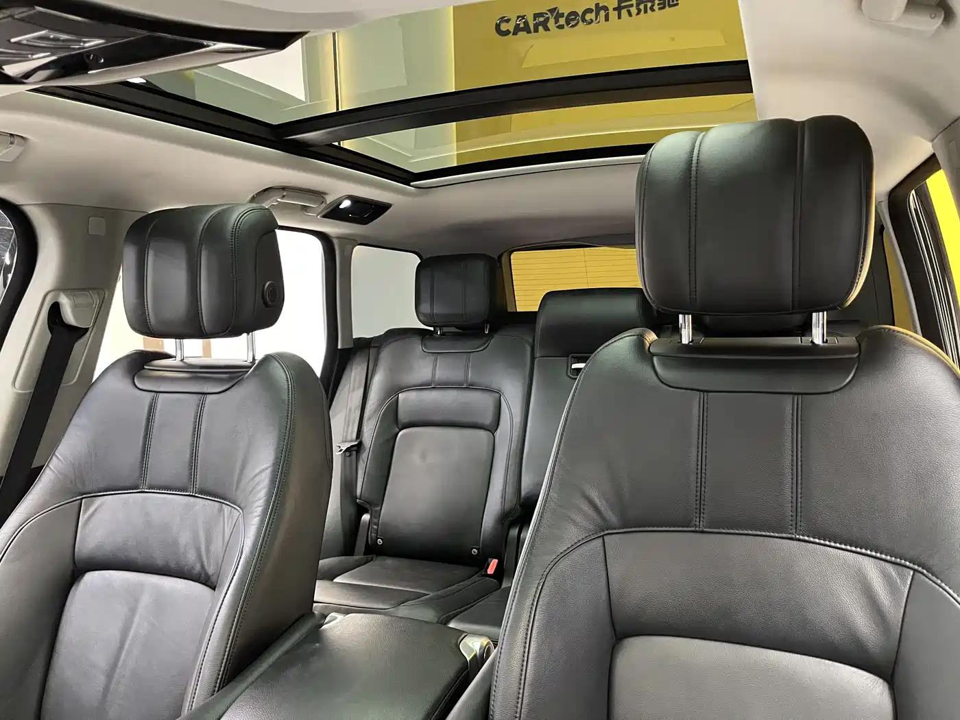 Land Rover Range Rover 2019 3.0 SC V6 Golden Age Edition фото 22
