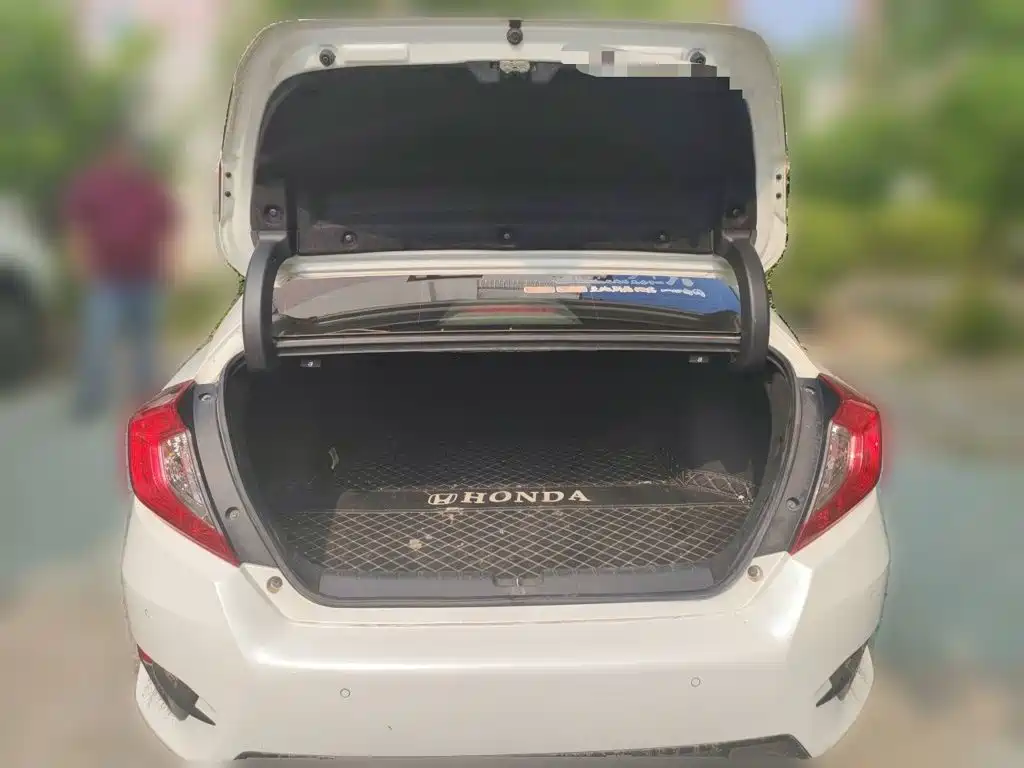Фото 20 - Honda Civic