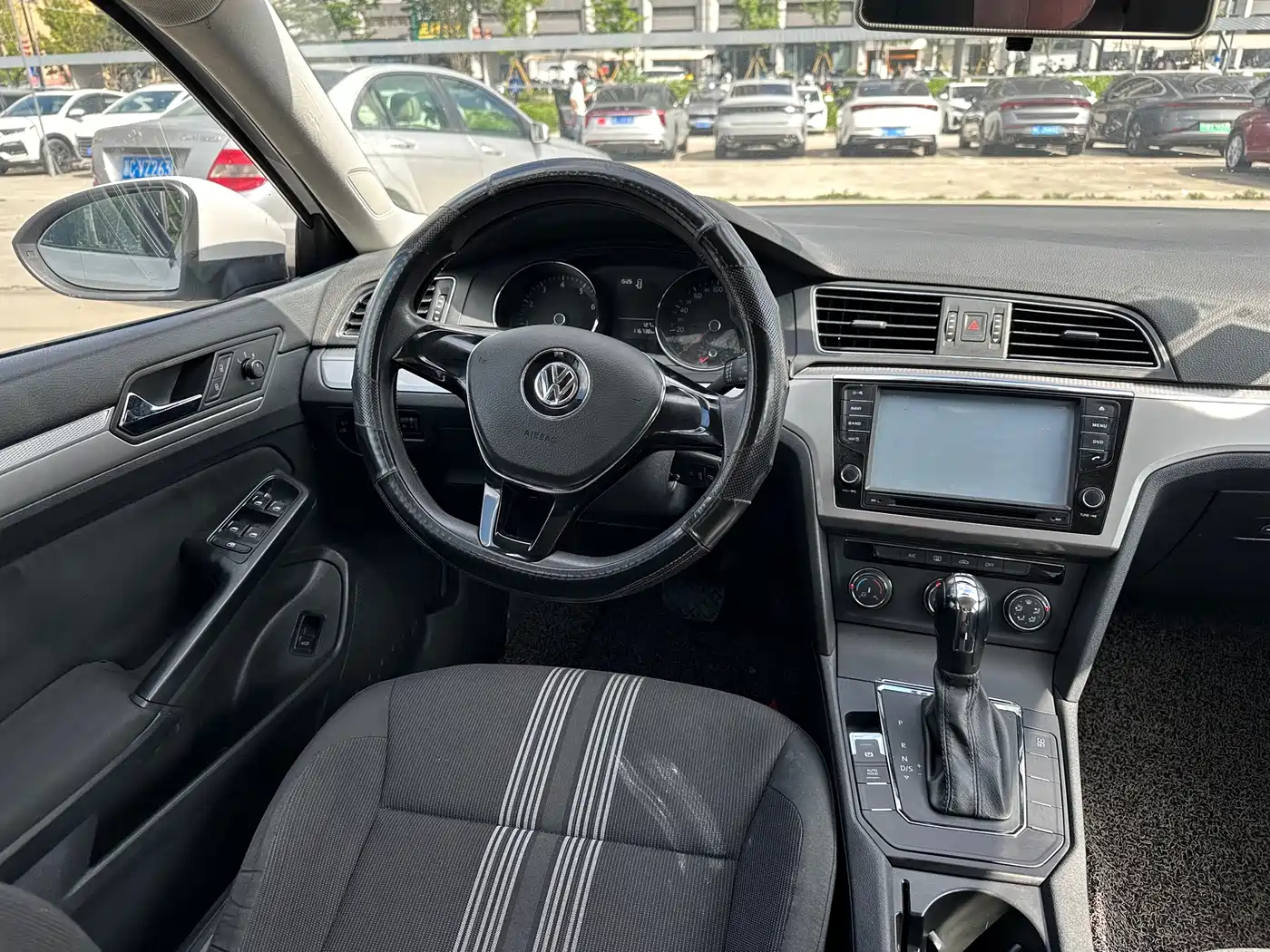 Volkswagen Lamando 2015 230TSI DSG Style фото 7