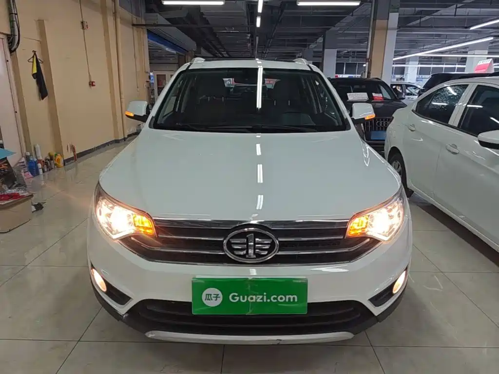 FAW Senya R7 2017 2017 Model 1.6L Automatic Prestige