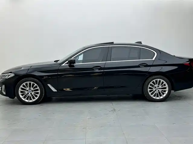 BMW 5 Series 2021 Facelift 525Li Luxury Package — фото 3