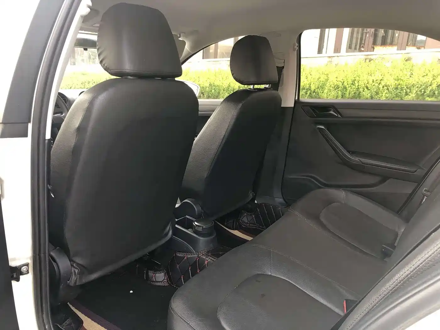 Volkswagen Jetta 2015 1.6L Auto Trend фото 8