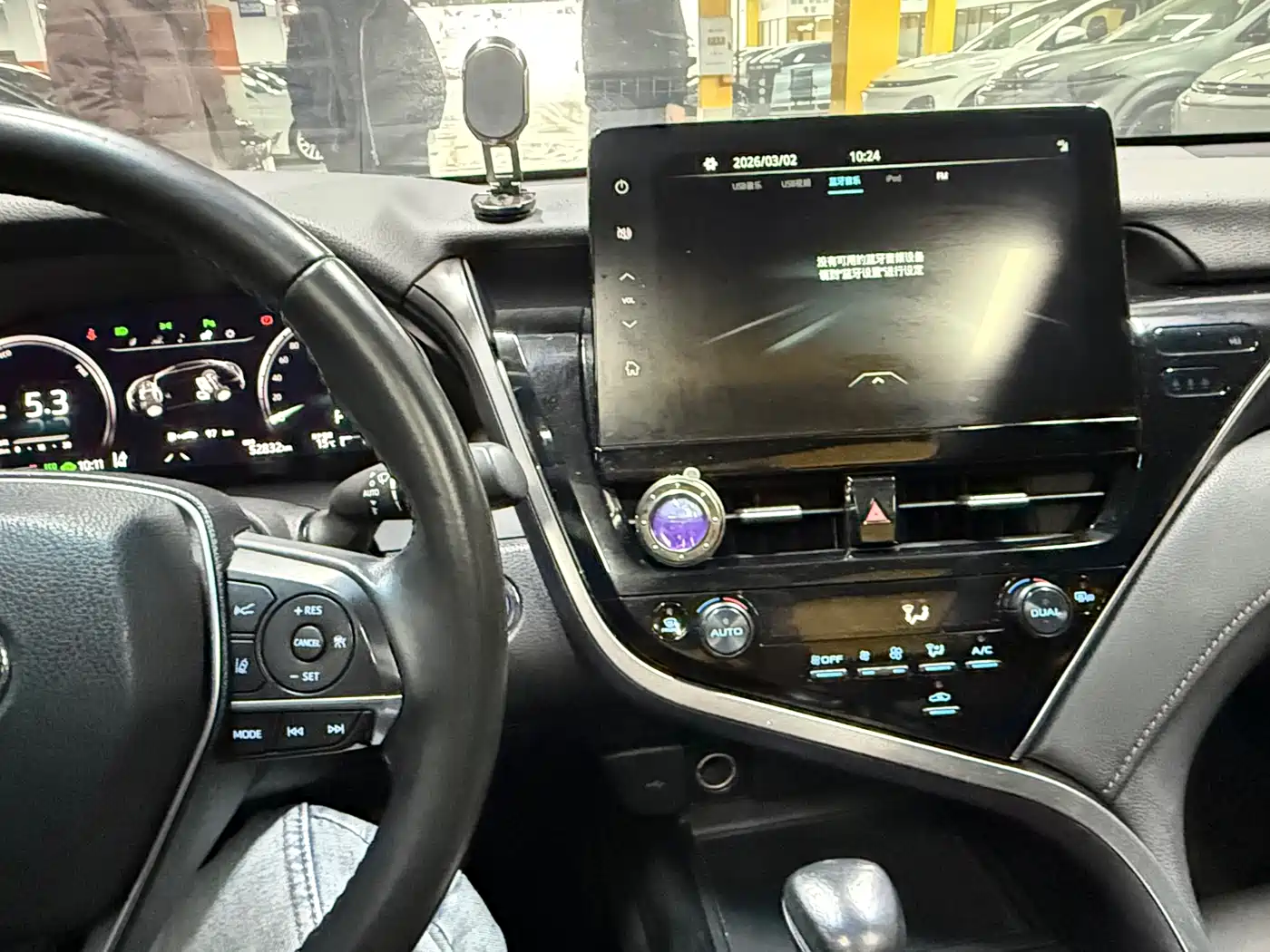 Toyota Camry 2021 Hybrid 2.5HG Luxury Edition фото 17