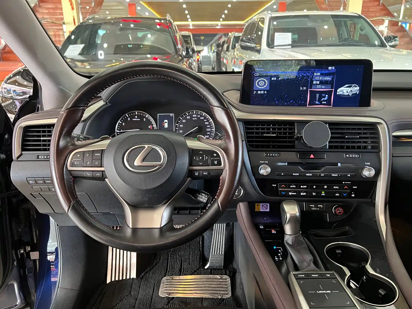 Lexus RX 2020 Facelift 300 AWD Elegance Edition фото 9