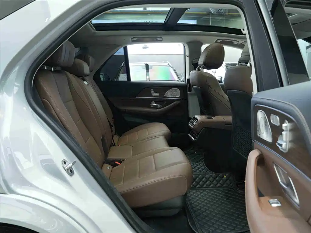 Mercedes-Benz GLE 2024 GLE 450 4MATIC Fashion фото 13