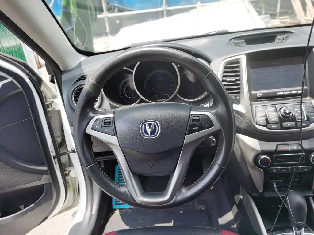 Photo 6 - Changan Eado XT