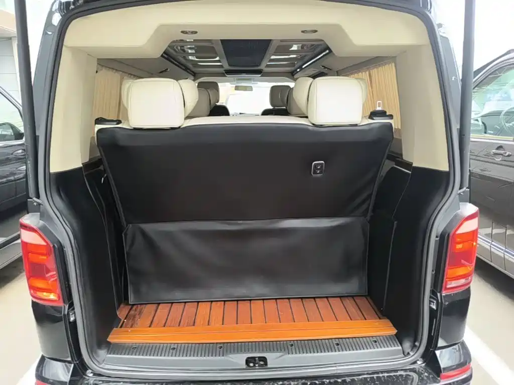 Volkswagen Caravelle 2018 2017 2.0TSI 4WD Comfort 7-Seater