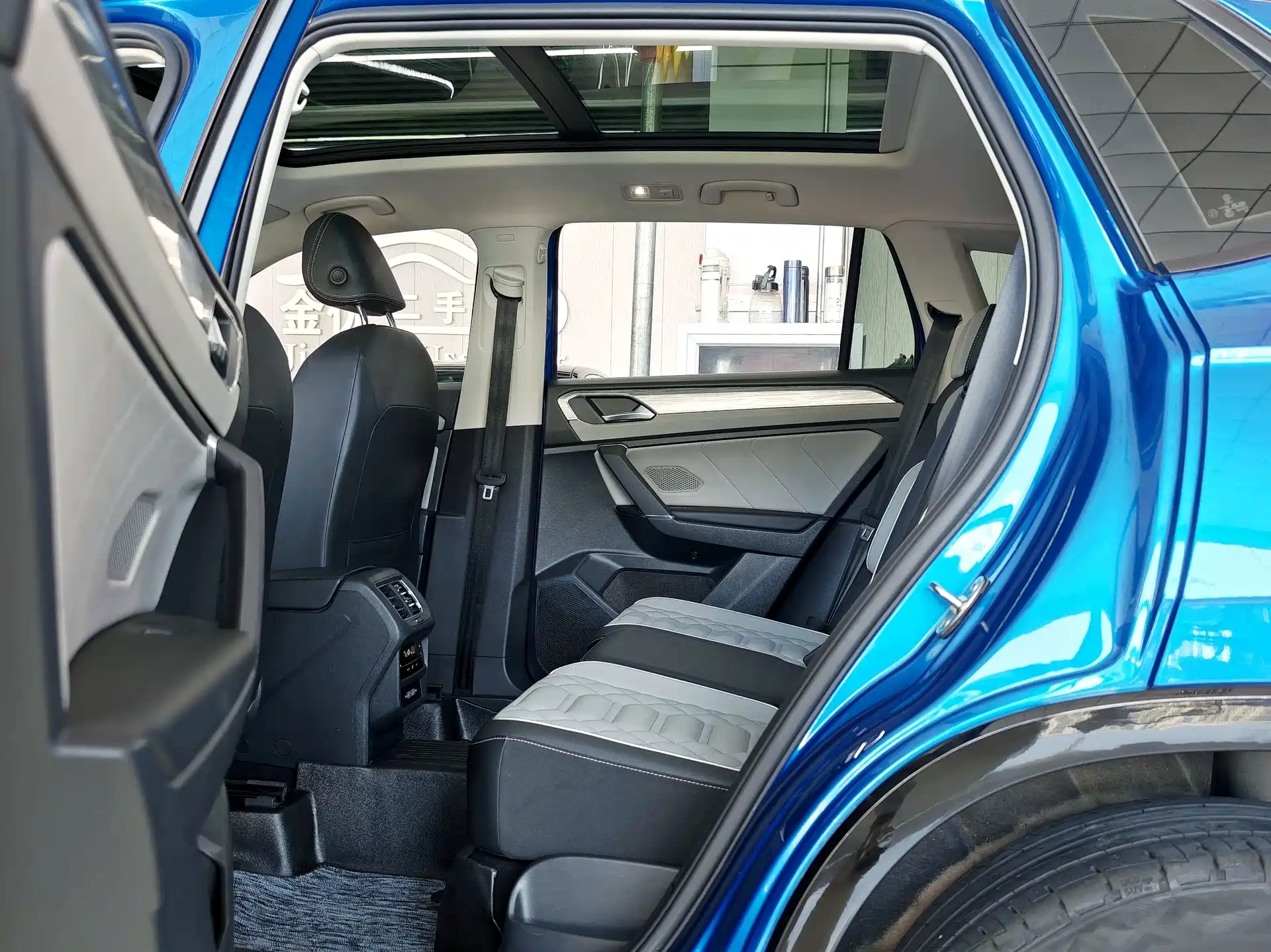 صورة 7 - Volkswagen Tayron