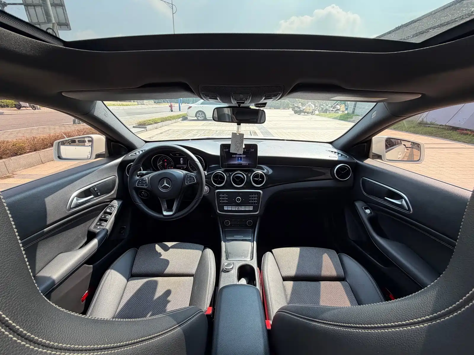 Photo 6 - Mercedes-Benz CLA (Import)