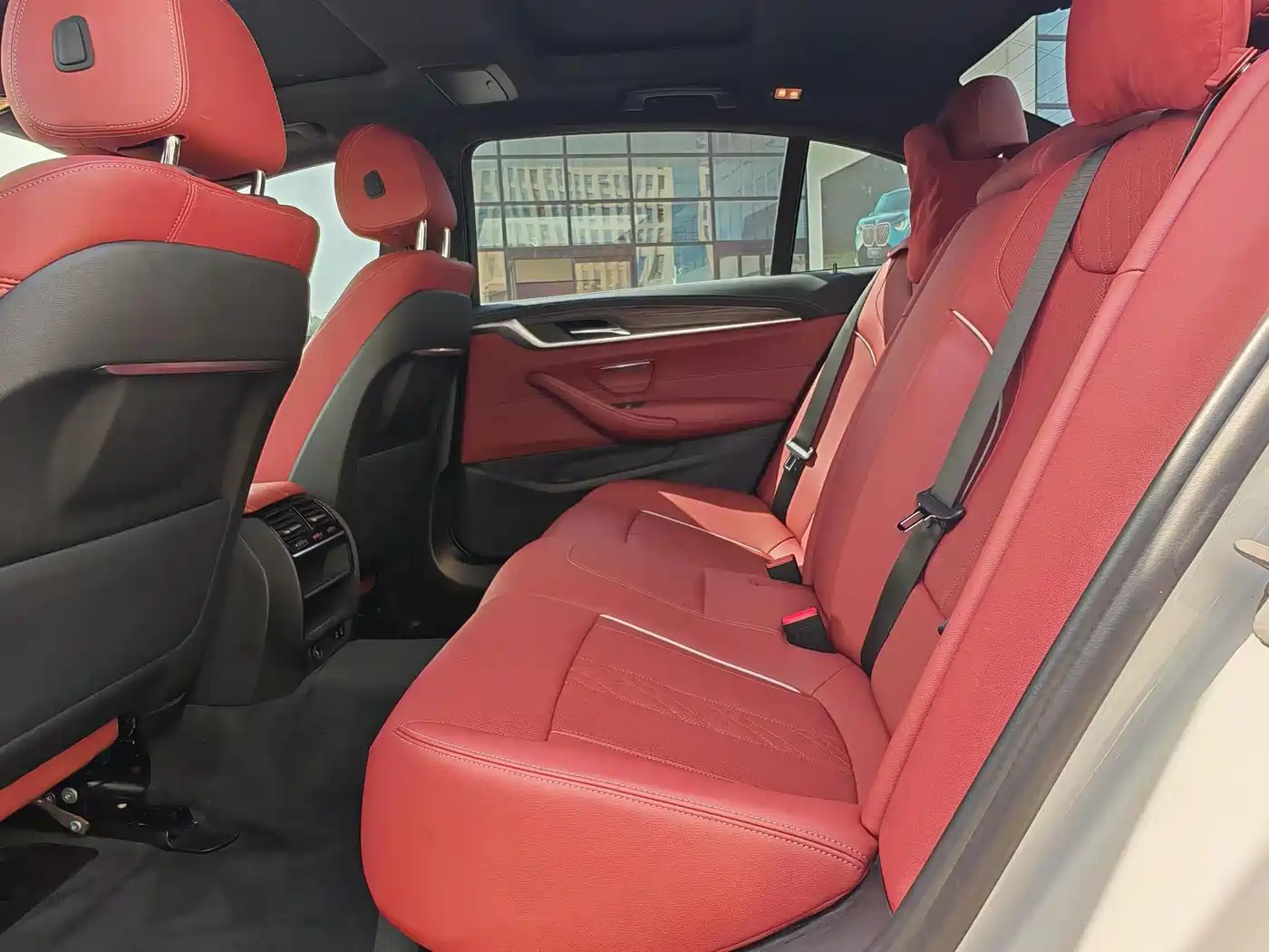BMW 5 Series 2022 530Li Leading M Sport Package фото 18