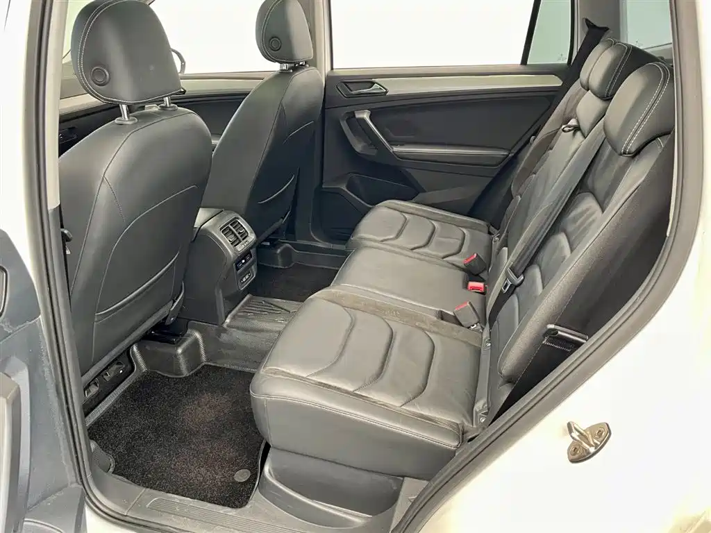 Volkswagen Tiguan L 2019 330TSI Automatic 2WD Panorama Comfort Edition China VI фото 7