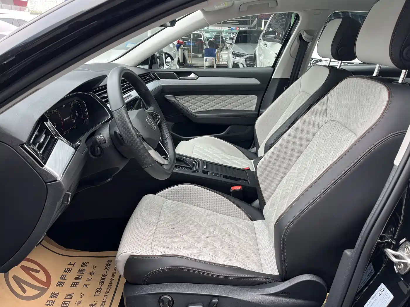 Volkswagen Magotan 2023 Model 2 Million Commemorative Edition 330TSI DSG Luxury фото 4