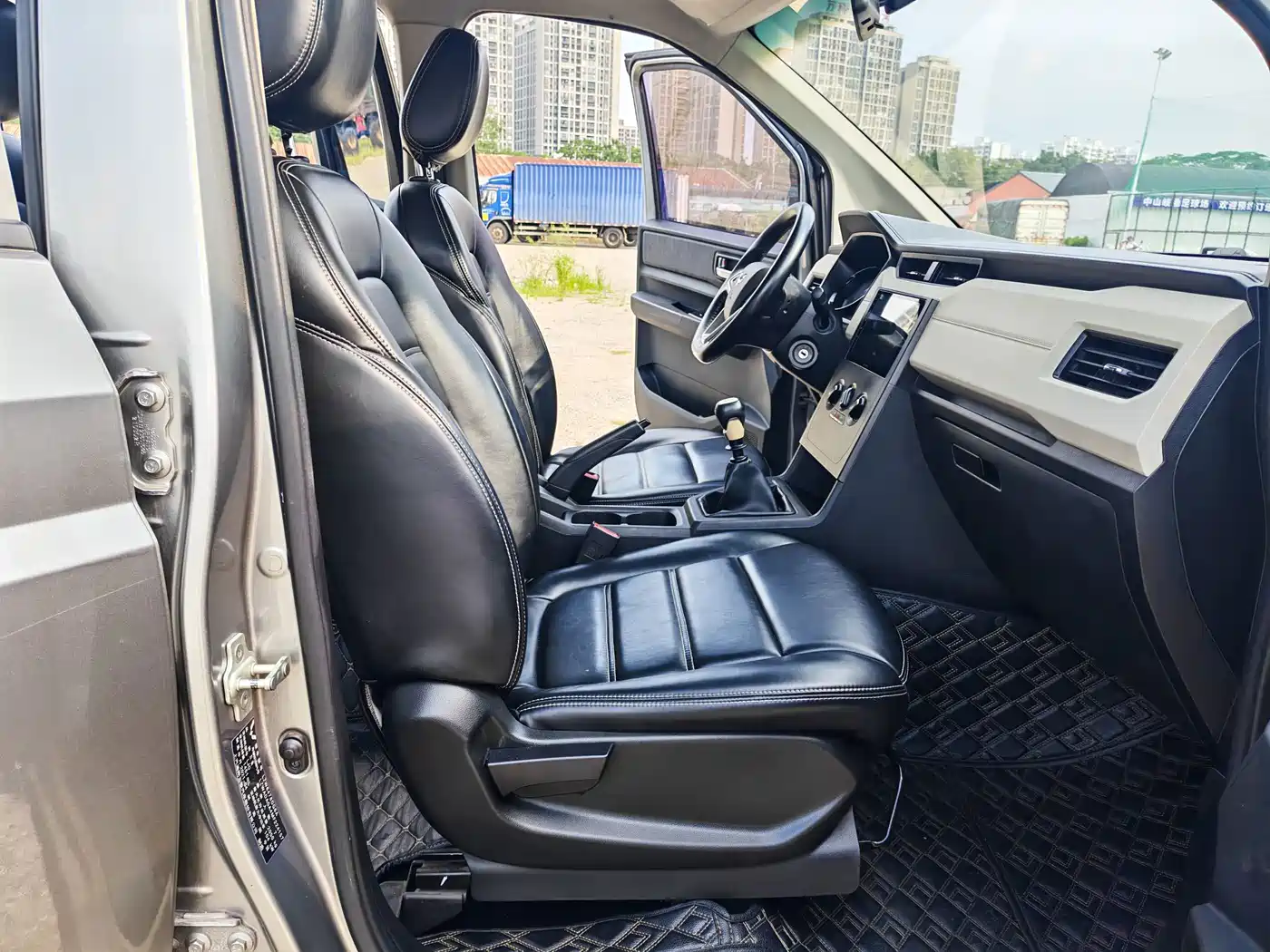 Wuling Motors Wuling Hongguang PLUS 2021 2021 Commercial Version 1.5L Manual Standard 7-Seater