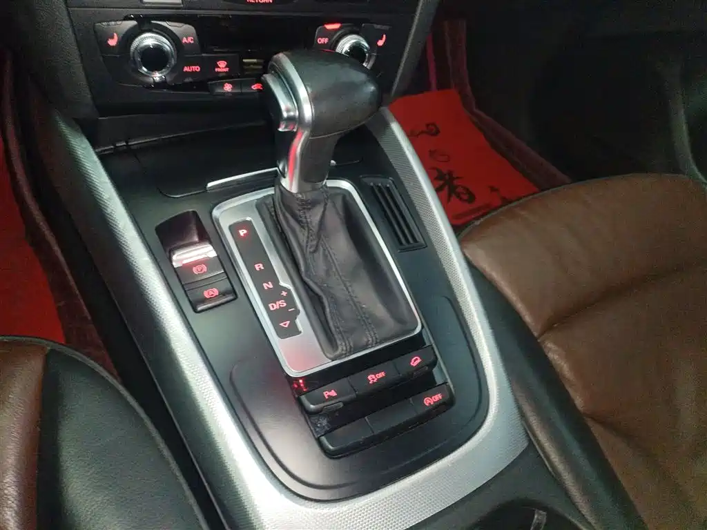 Audi Q5 2016 40 TFSI Technology Model фото 10