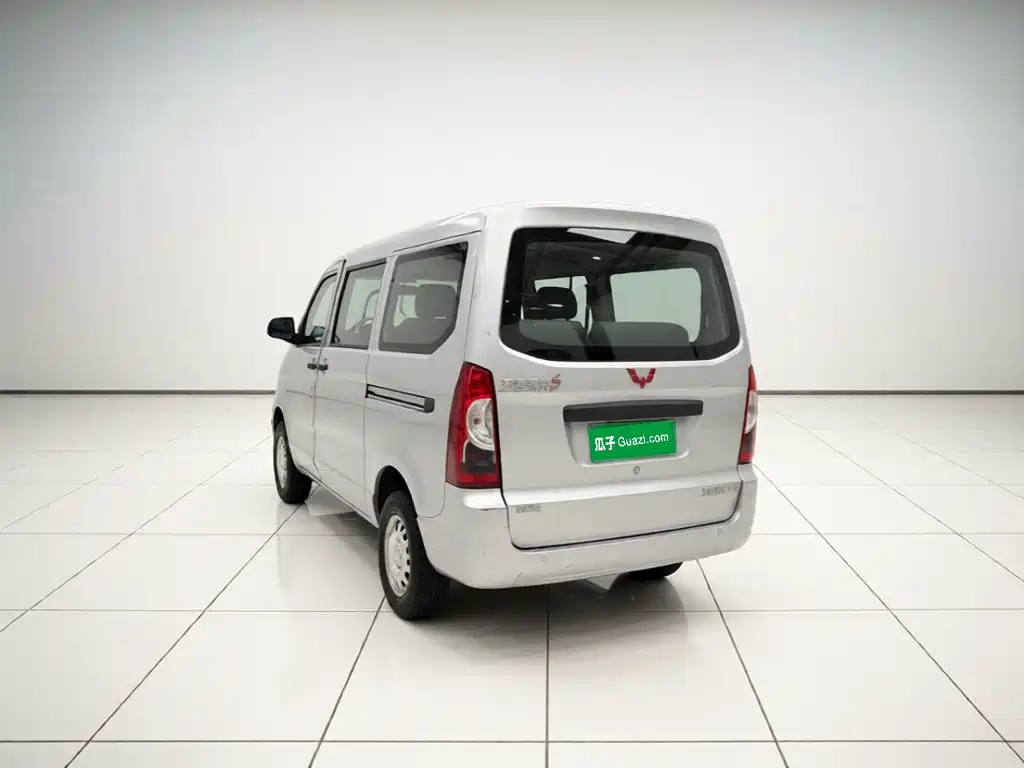 Wuling Motors Wuling Rongguang 2017 2014 1.2L S Base Model