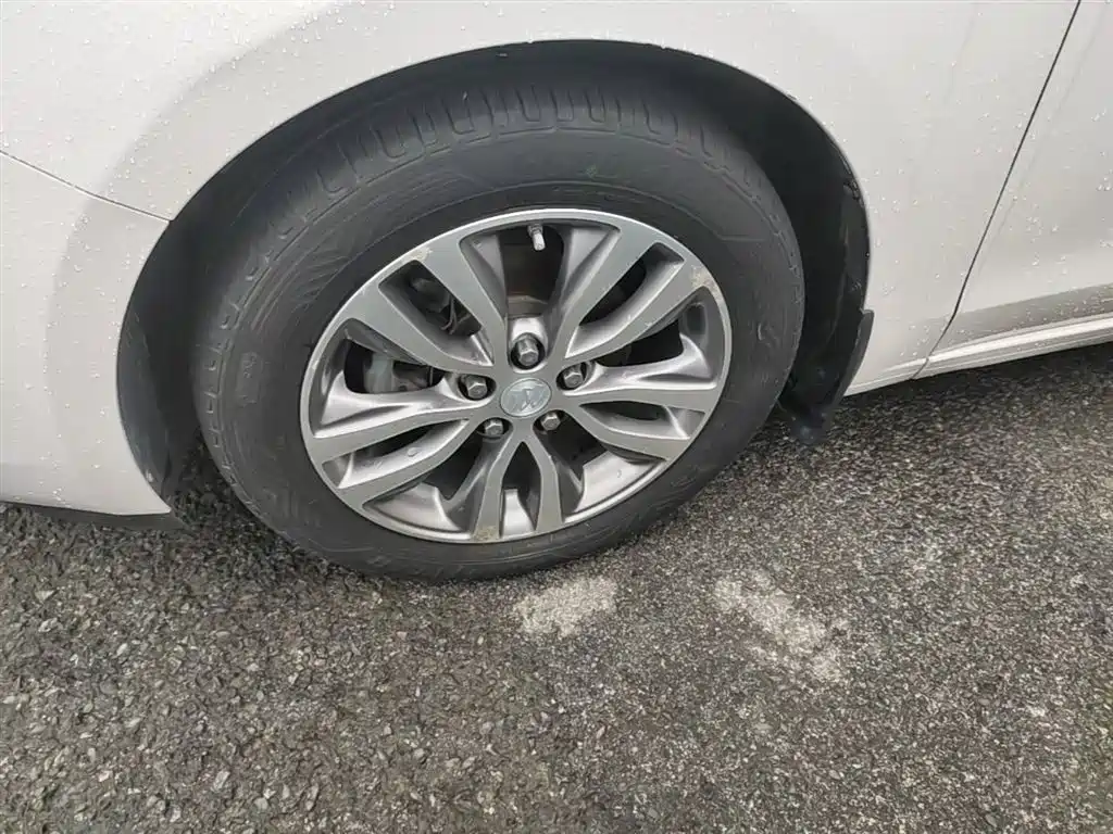 Buick Excelle 2019 18T Auto Connected Elite China VI фото 23