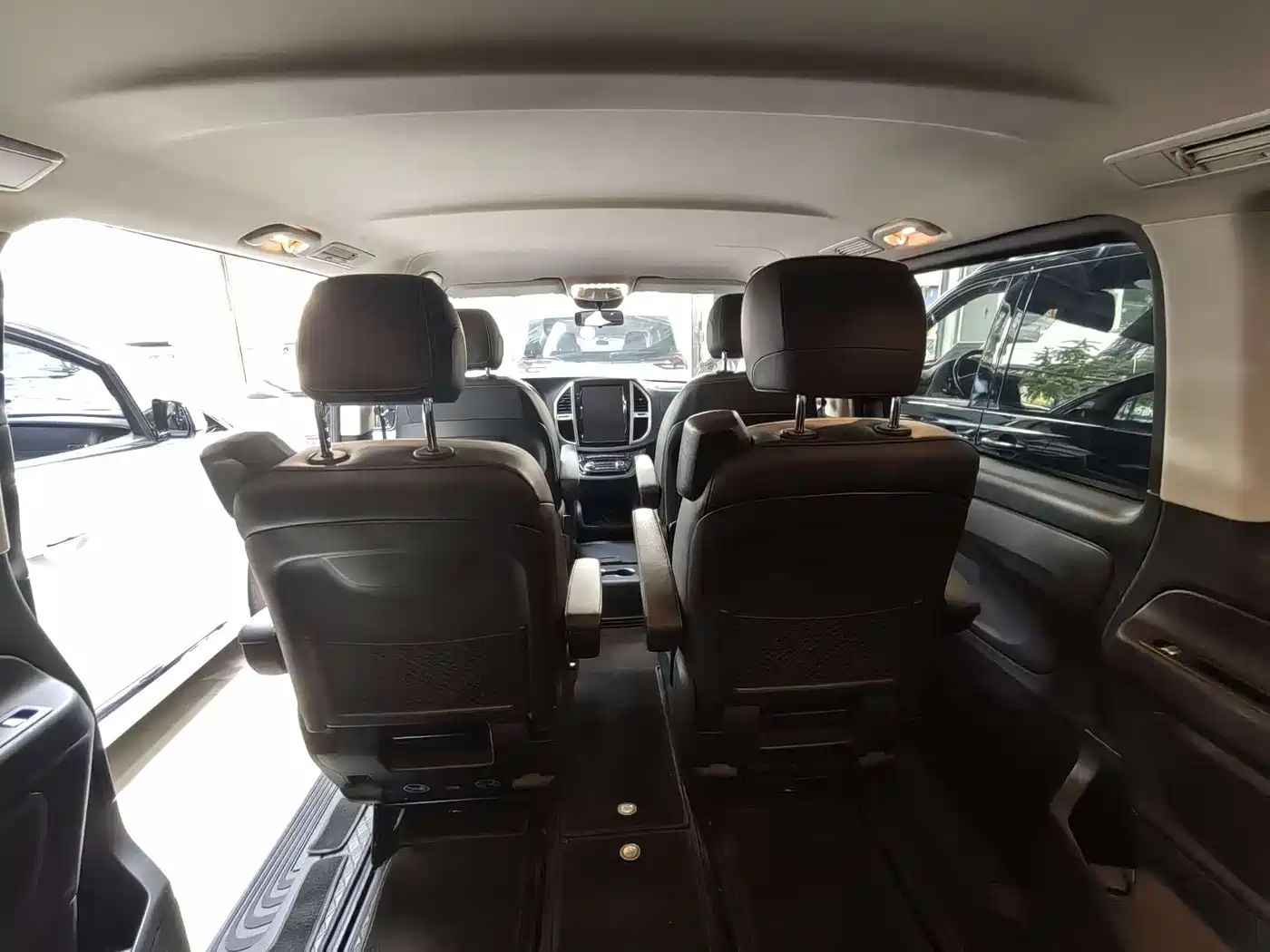 Mercedes-Benz Vito 2018 2.0T Business Edition China VI фото 13