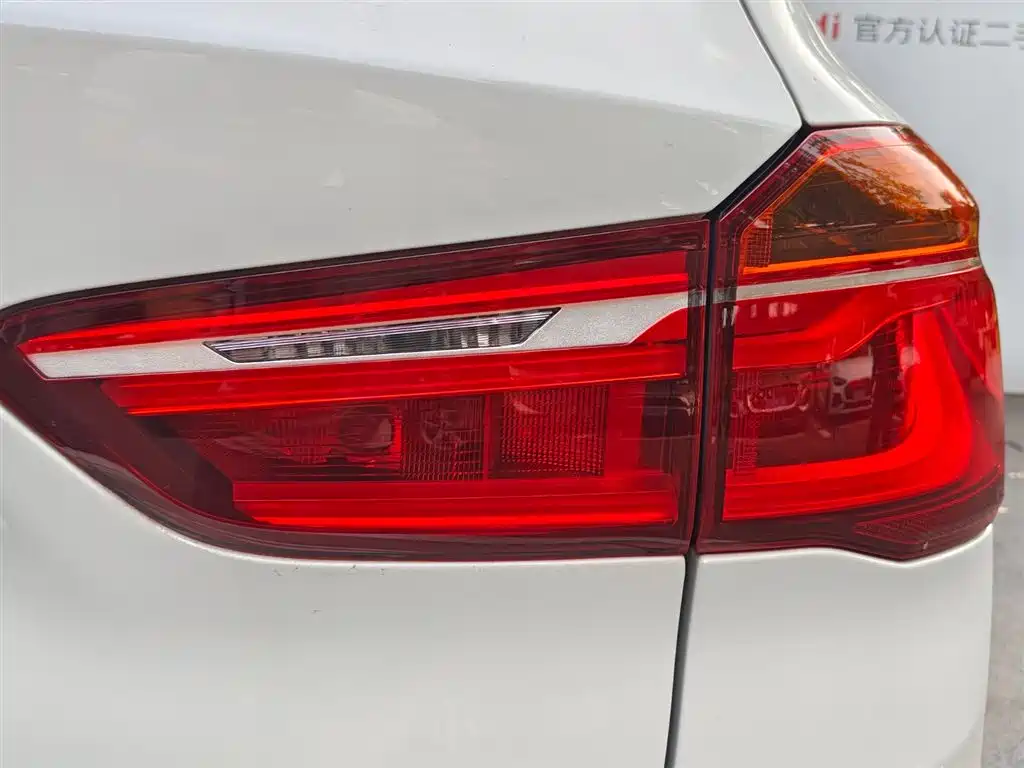 BMW X1 2019 sDrive18Li Premium Model фото 15