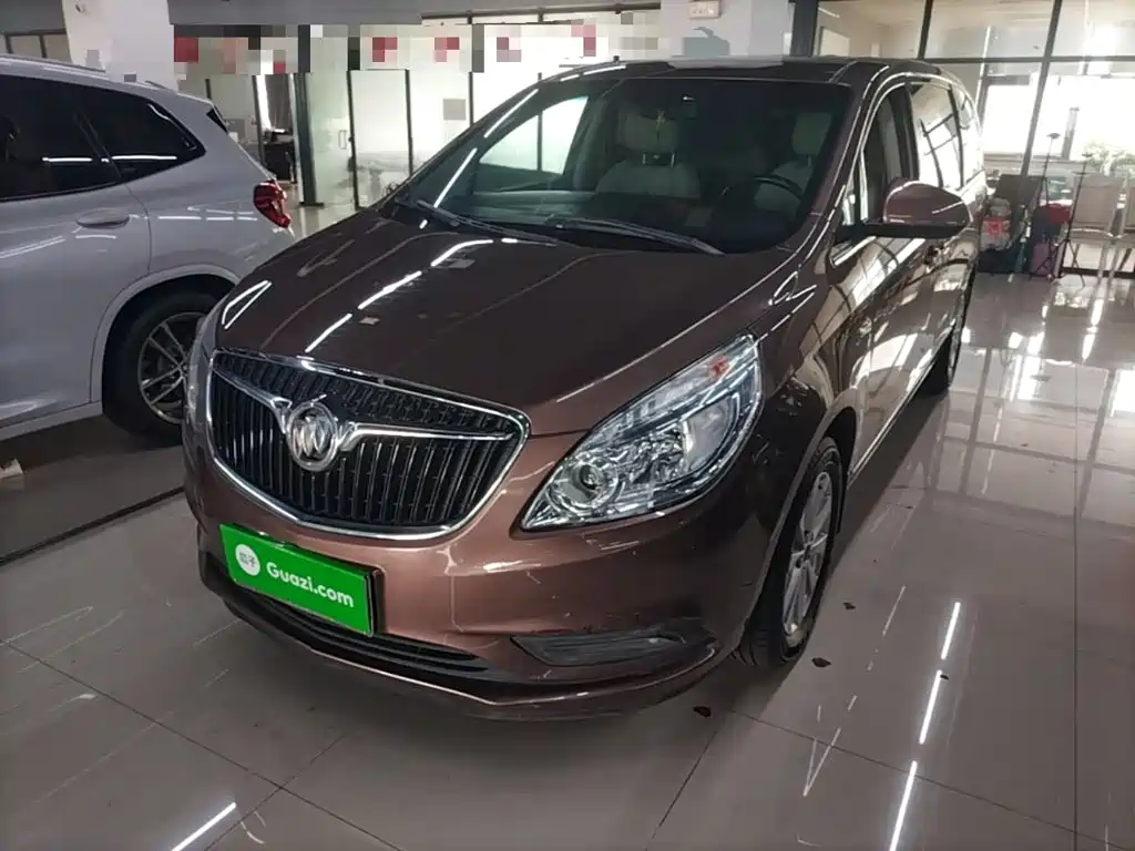 Photo 1 - Buick GL8