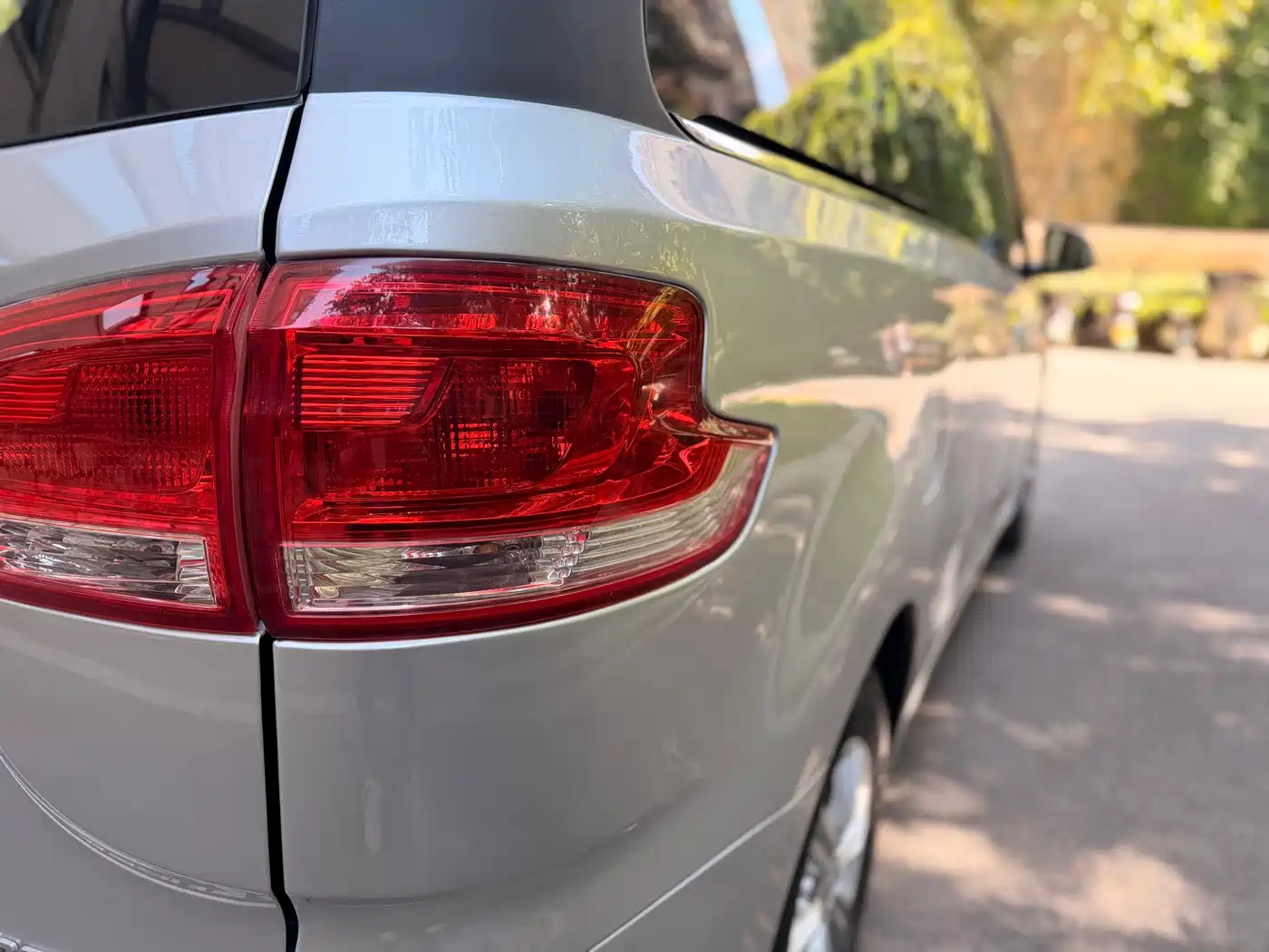 SAIC Maxus Maxus G10 2018 PLUS 2.0T Automatic Executive Edition фото 17