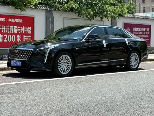 Cadillac CT6 28T, Люкс