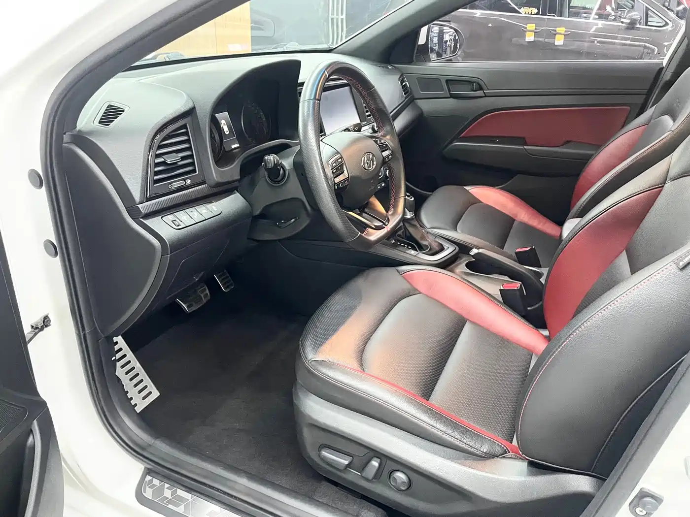 Hyundai Elantra 2016 1.4T DCT Dynamic Flagship фото 7
