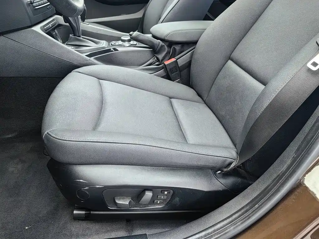 BMW X1 (Import) 2012 2010 sDrive18i Luxury Model