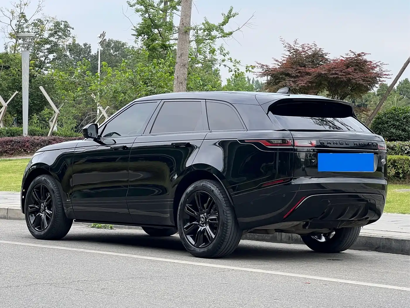 Land Rover Range Rover Velar 2022 250PS Golden Collector's Edition фото 17