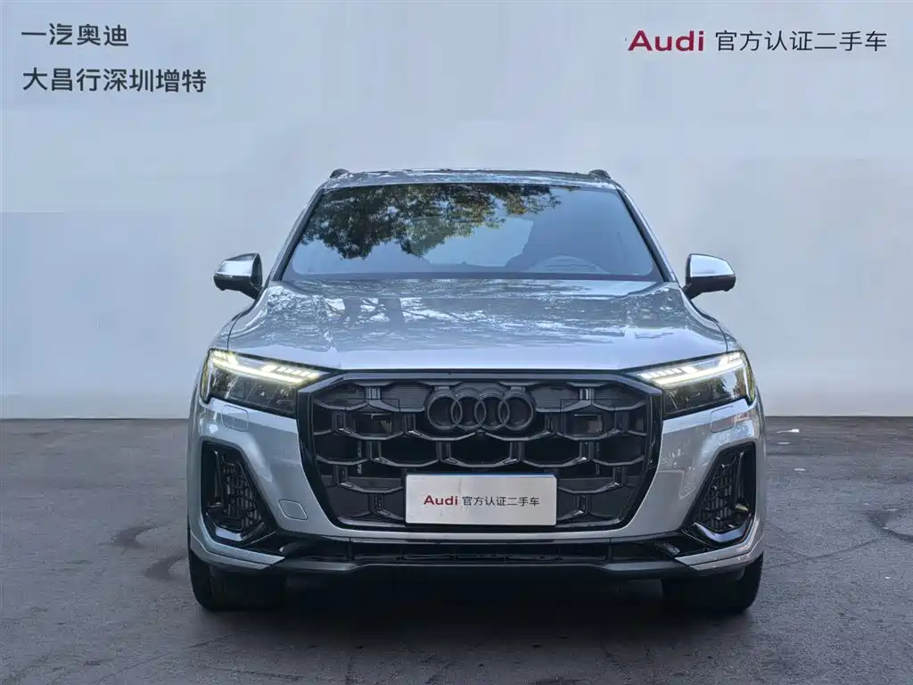 Audi SQ7 2024 4.0 TFSI фото 2