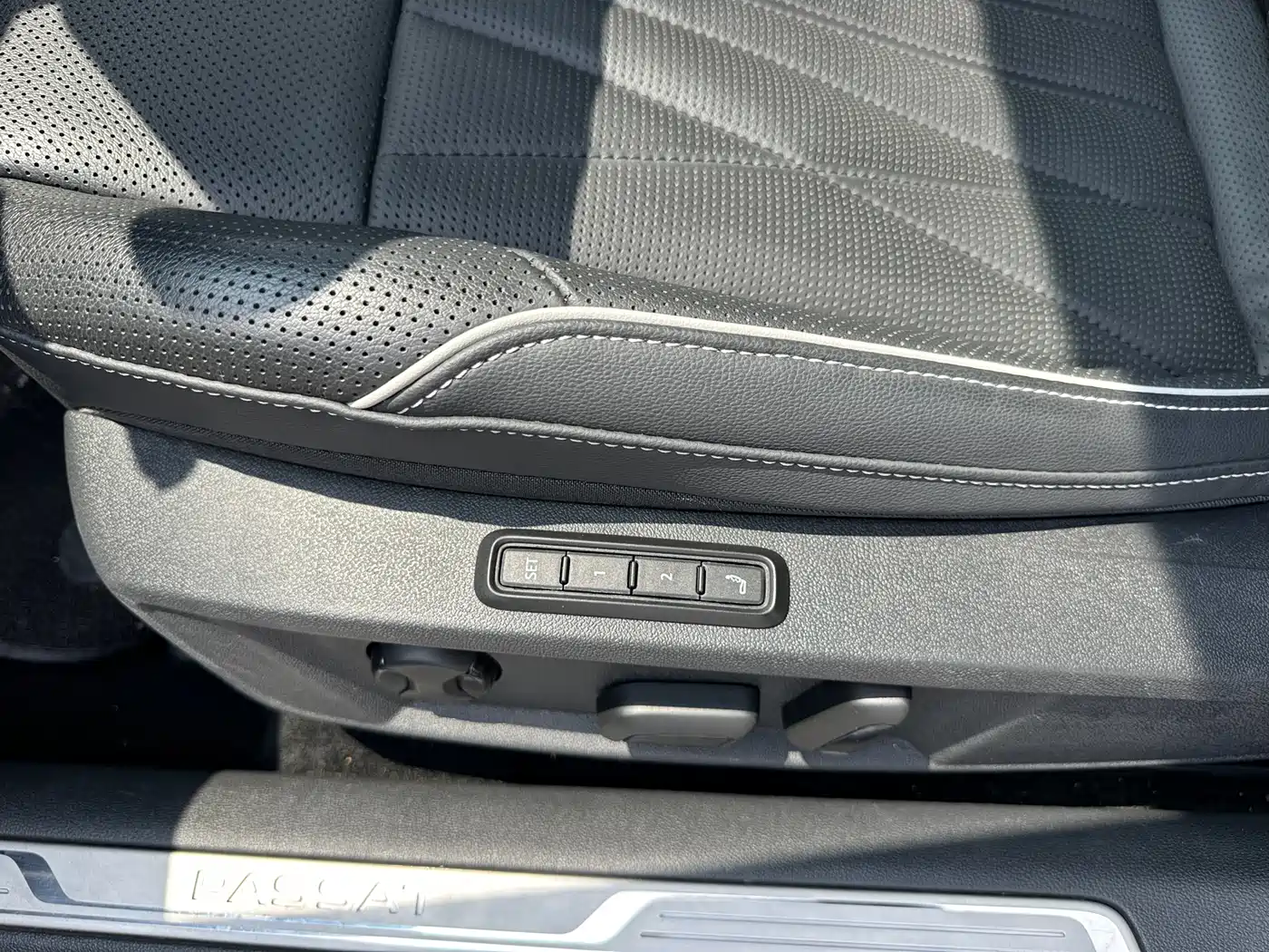 Volkswagen Passat 2022 330TSI Starry Sky Premium Edition фото 11