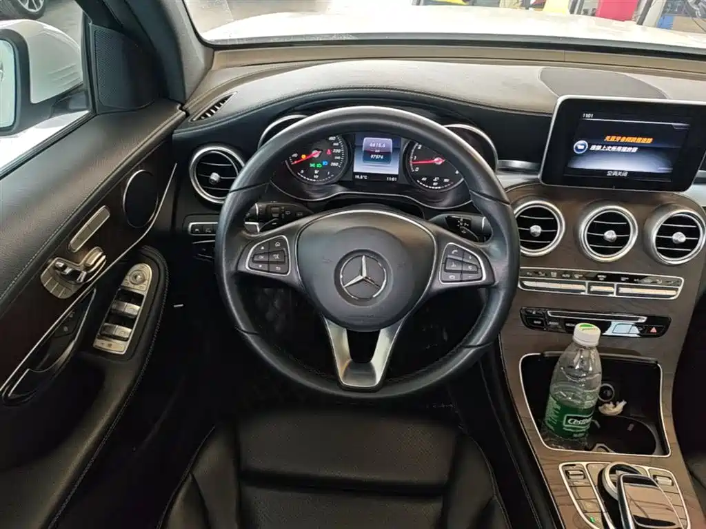 Mercedes-Benz GLC 2017 GLC 300 4MATIC Dynamic фото 11