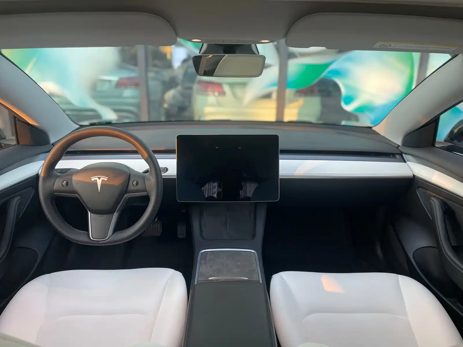 Фото 13 - Tesla Model 3