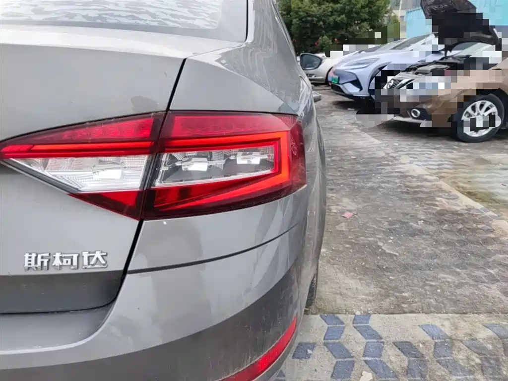Škoda Octavia 2018 TSI230 DSG Comfort Edition фото 8