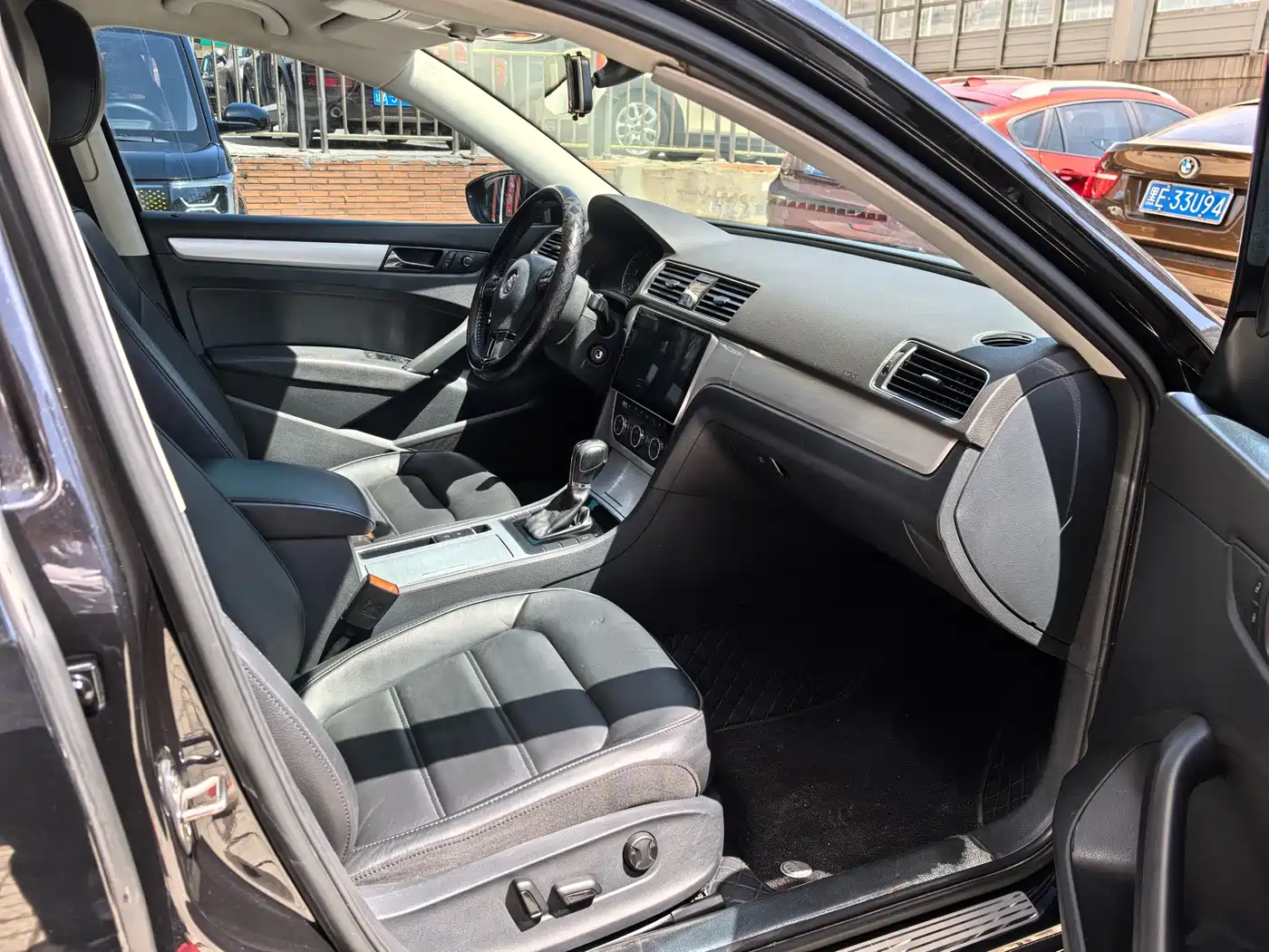 Volkswagen Passat 2015 1.8TSI DSG Honor Edition фото 13