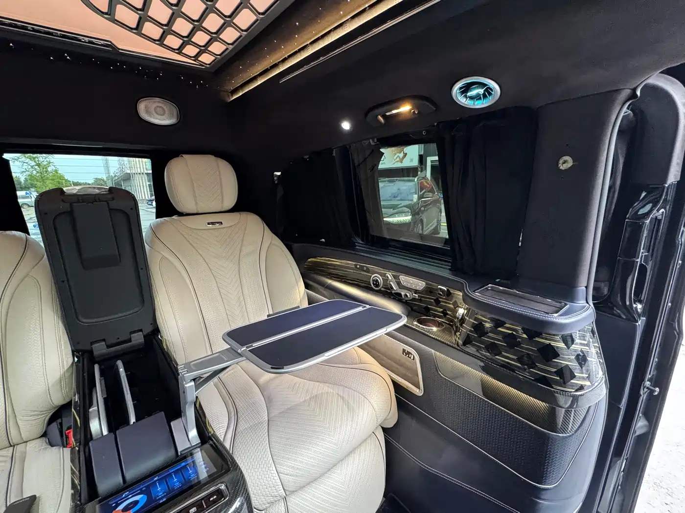 Mercedes-Benz V-Class 2020 Model V 260 L Long Wheelbase Luxury фото 20