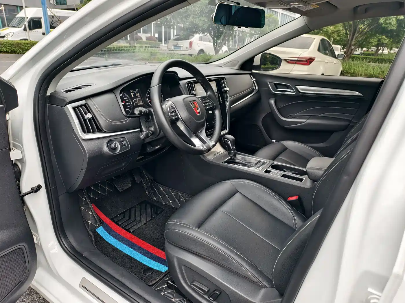 Фото 10 - Roewe i6