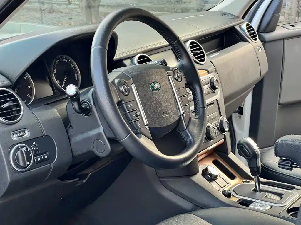 Photo 17 - Land Rover Discovery
