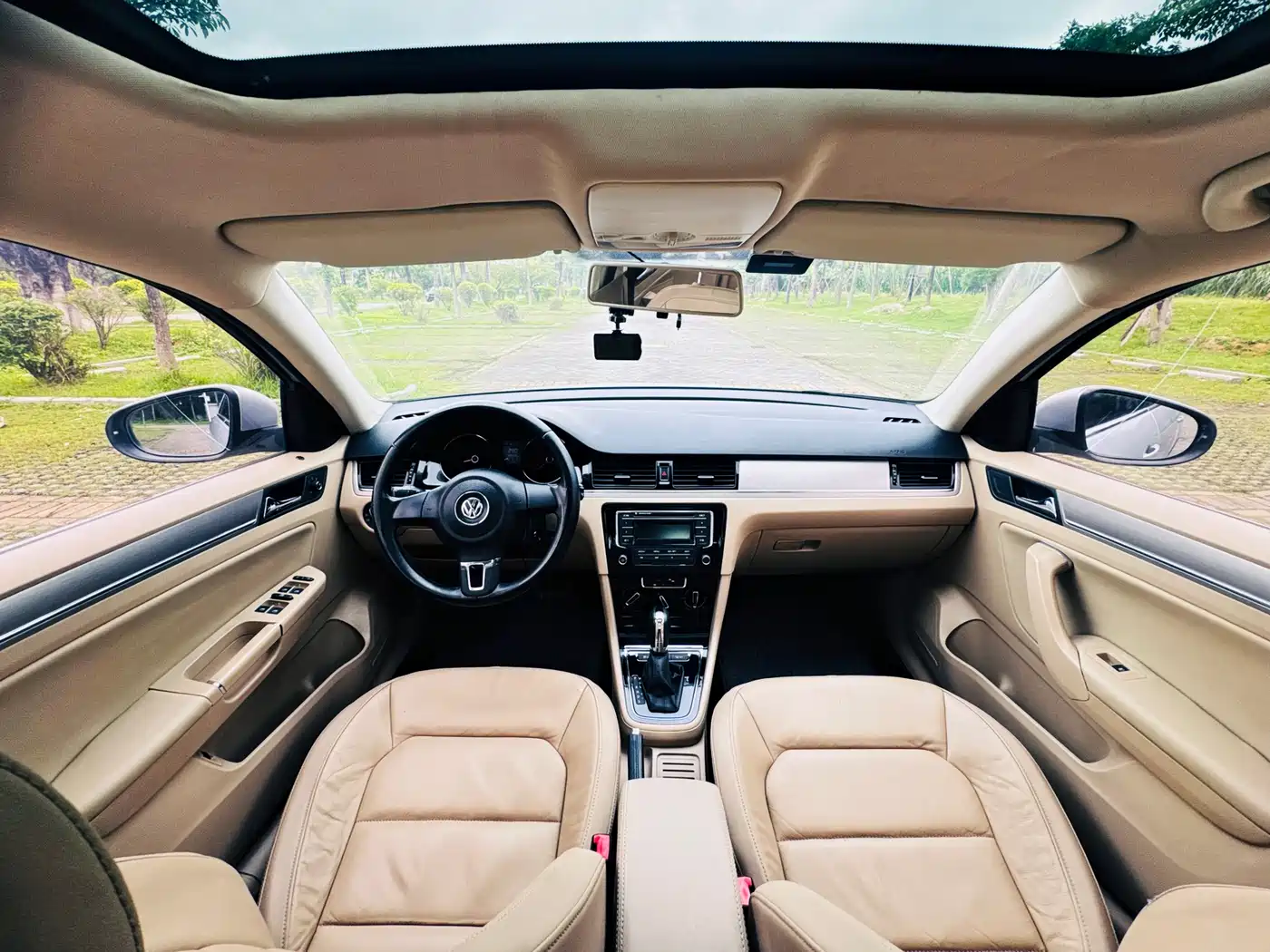 Volkswagen Bora 2014 1.6L Automatic Comfort Edition фото 15