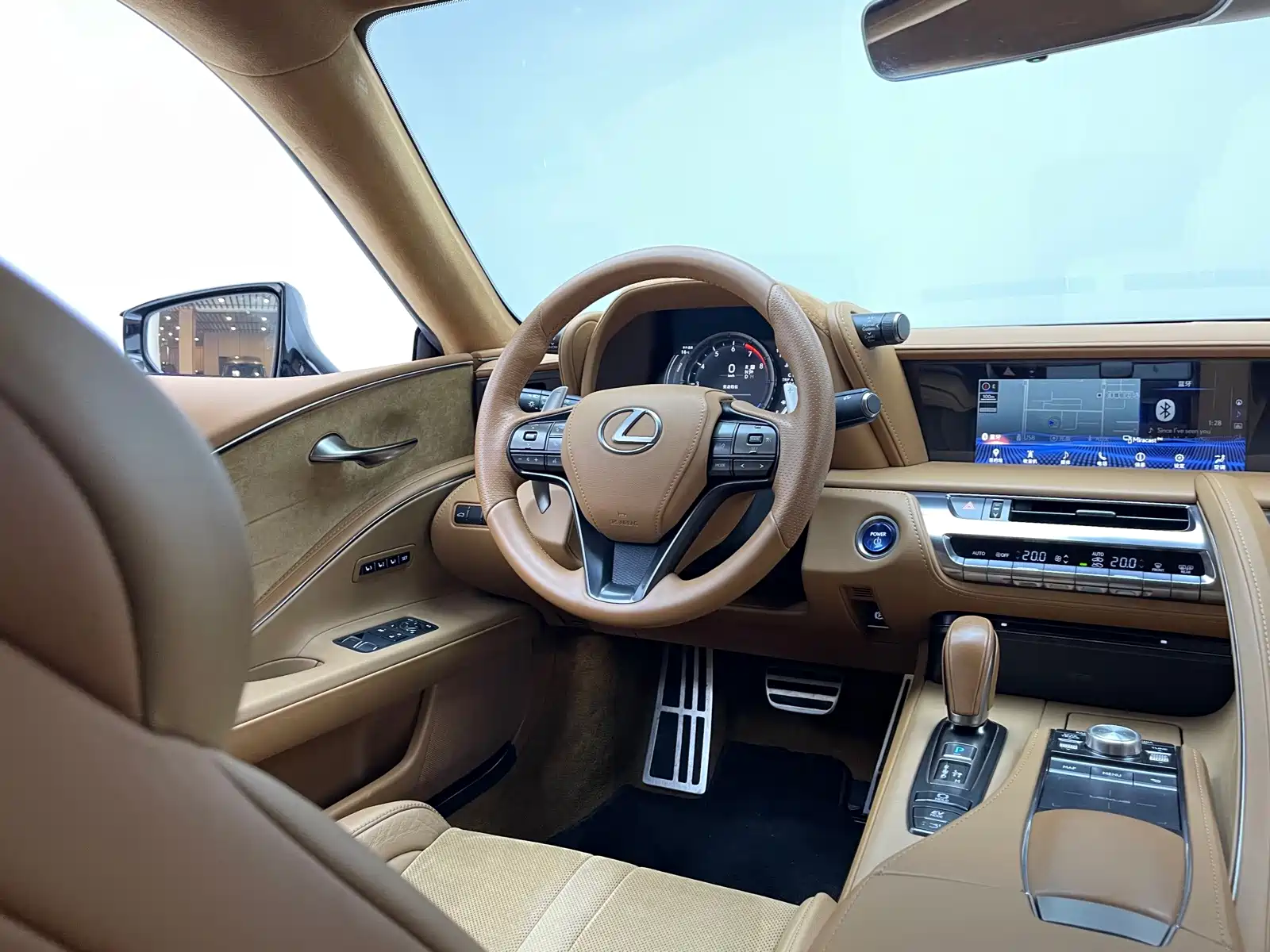Фото 4 - Lexus LC