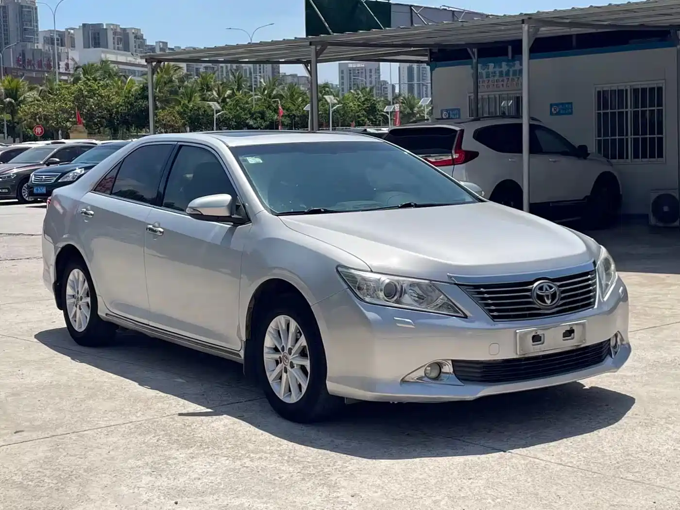 Photo 2 - Toyota Camry