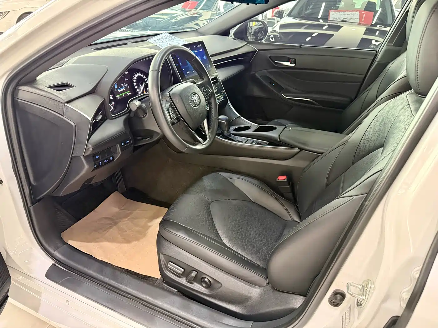Toyota Avalon 2023 2.5L Luxury Edition фото 5