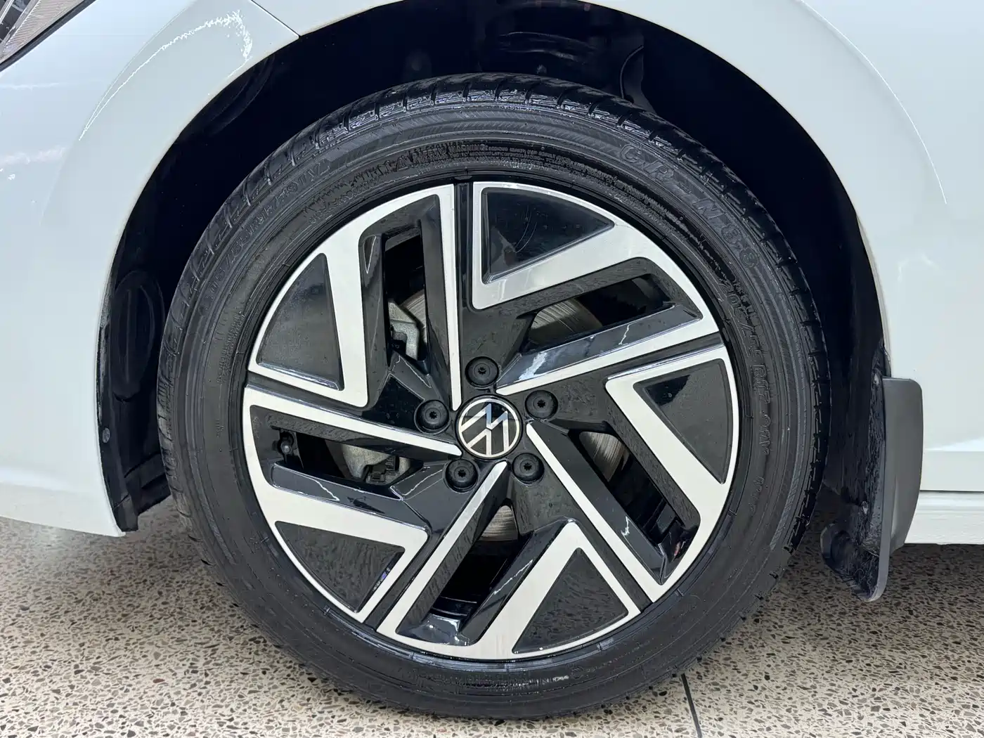Volkswagen Sagitar 2023 280TSI DSG Surpass Plus Edition фото 8