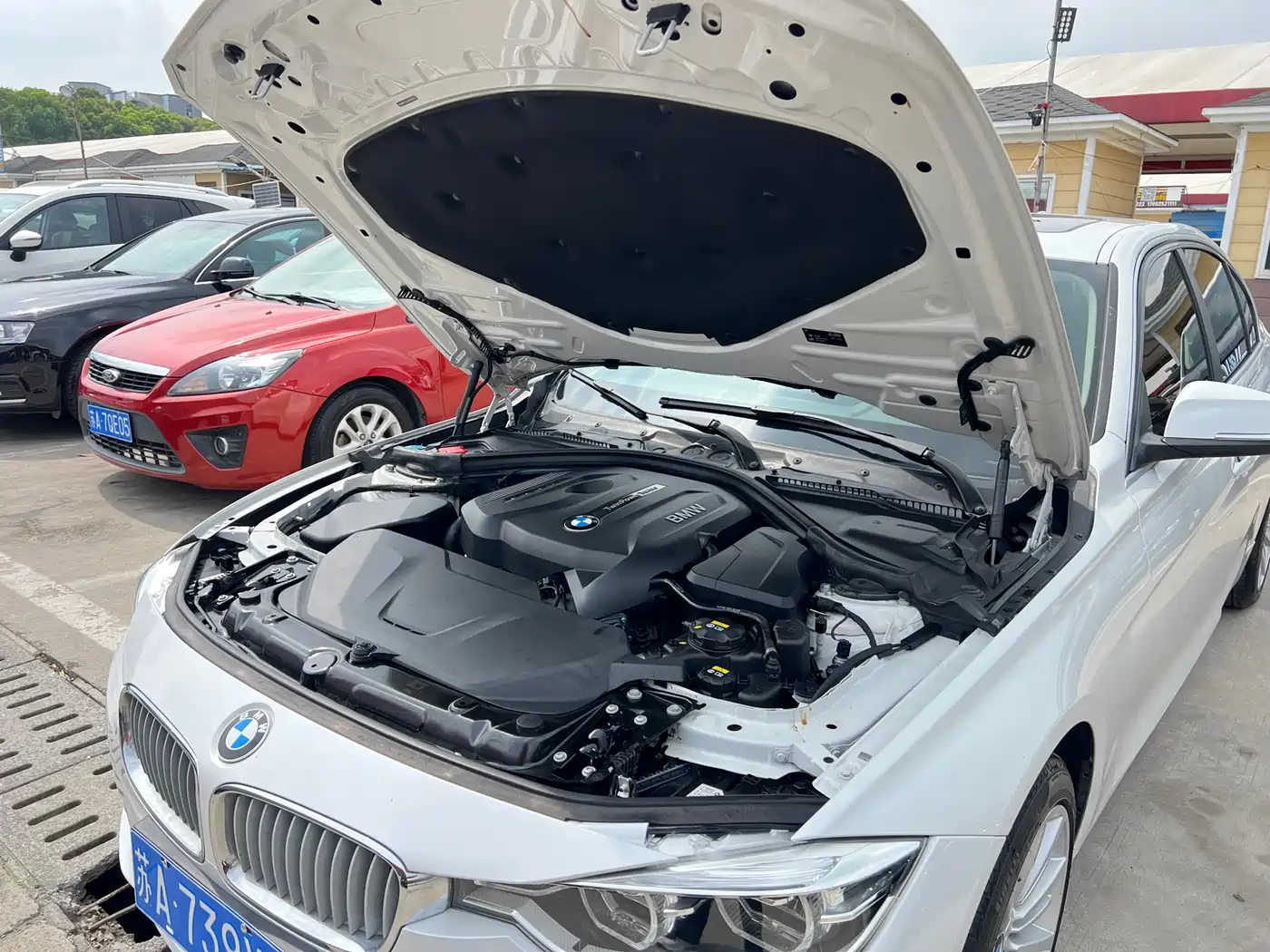 BMW 3 Series 2018 320i M Sport Black Night Edition фото 24
