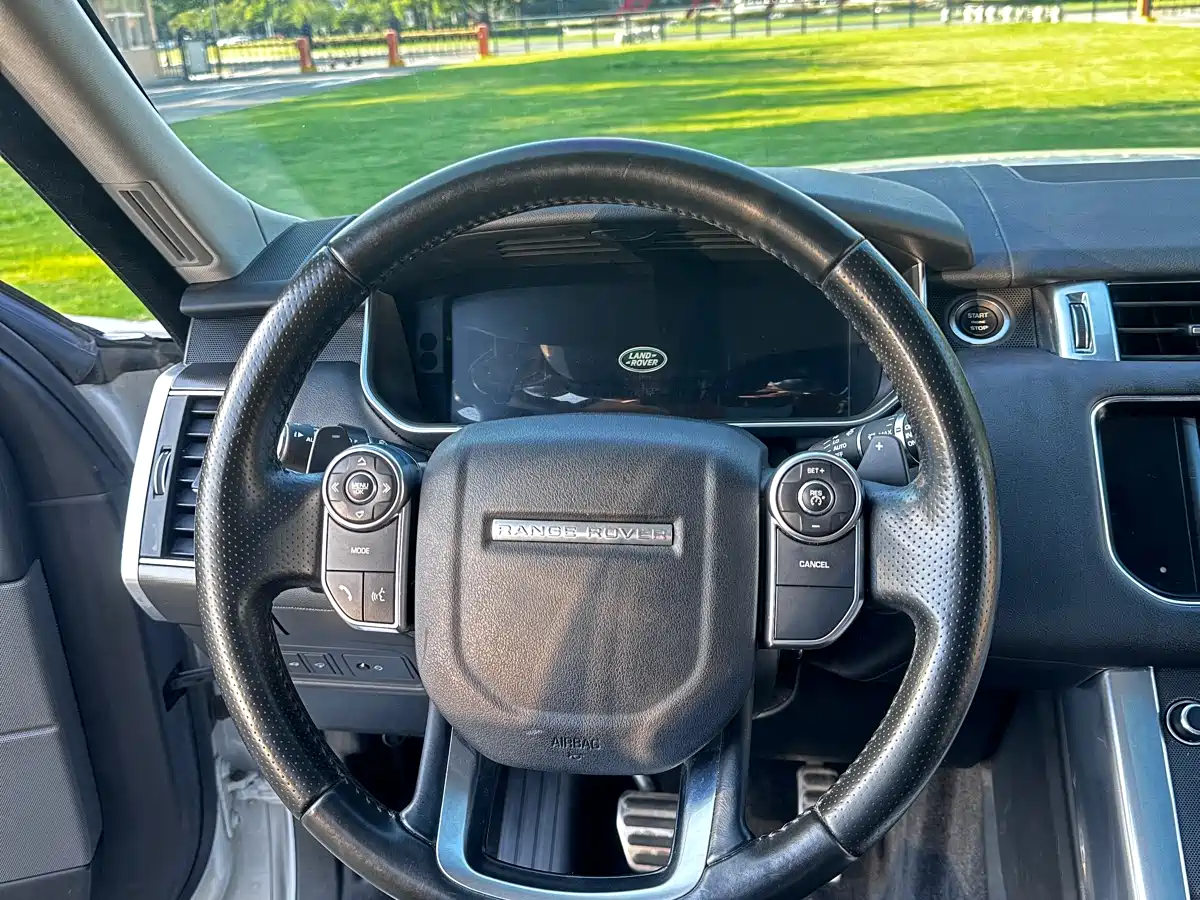 Land Rover Range Rover Sport 2016 Model 3.0 SC V6 HSE фото 13